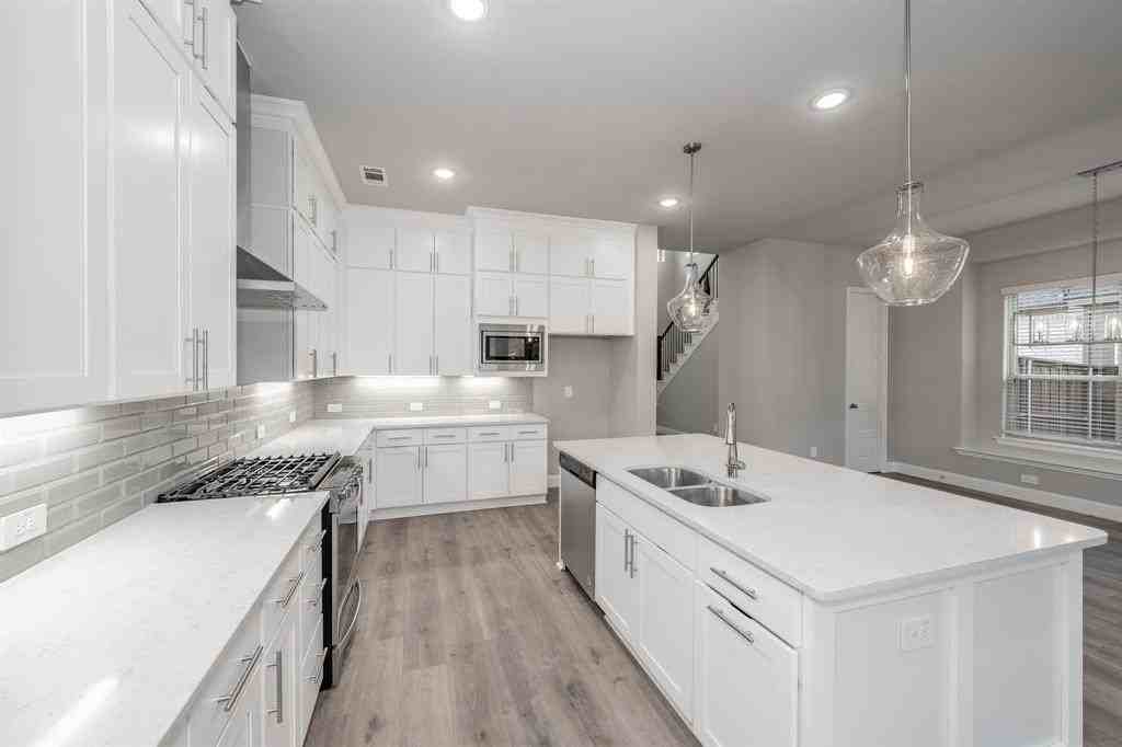 12994 Averi Ln - Photo 3 of 36