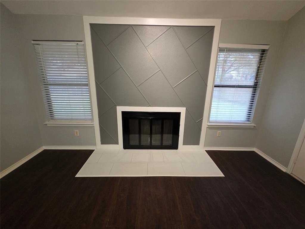 2442 Hallmark St - Photo 7 of 40