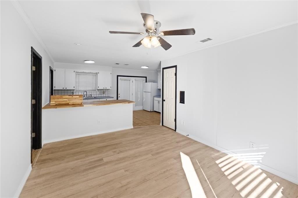 417 Carroll Ave - Photo 4 of 25