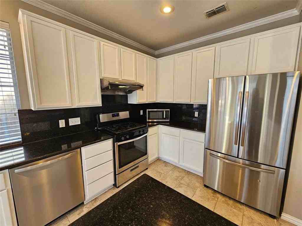 6805 Westover Dr - Photo 4 of 39