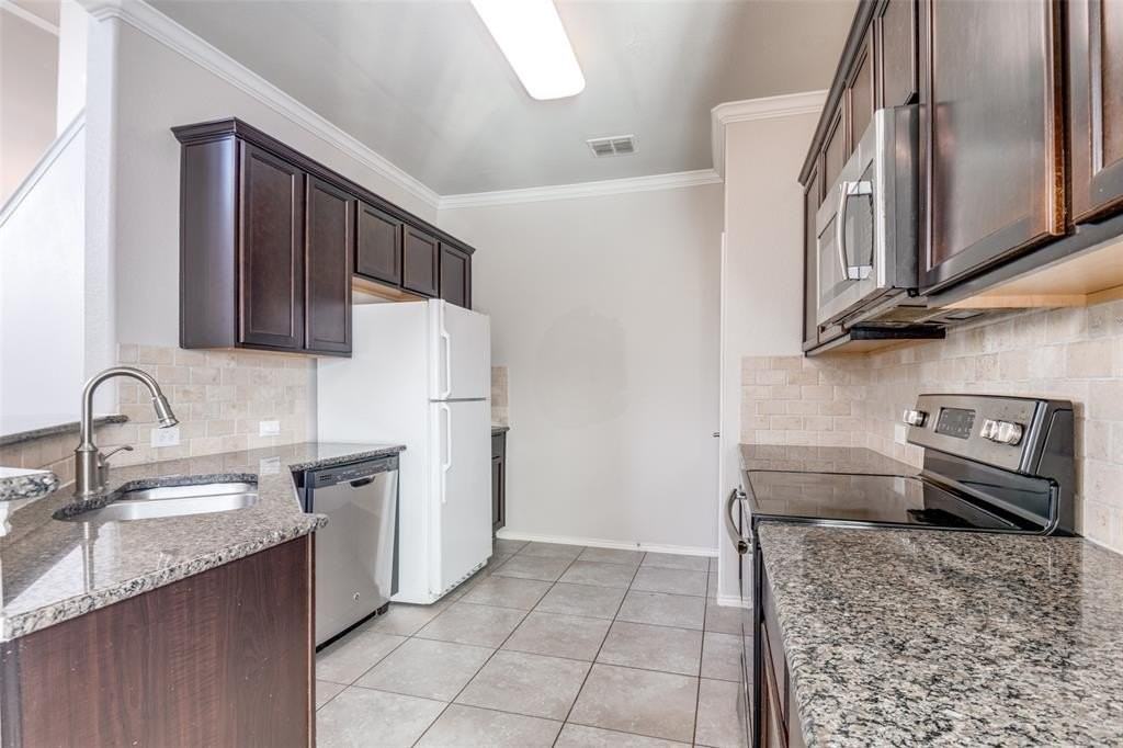 3013 Fluttermill Dr - Photo 4 of 14