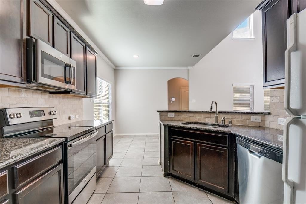 3013 Fluttermill Dr - Photo 5 of 14