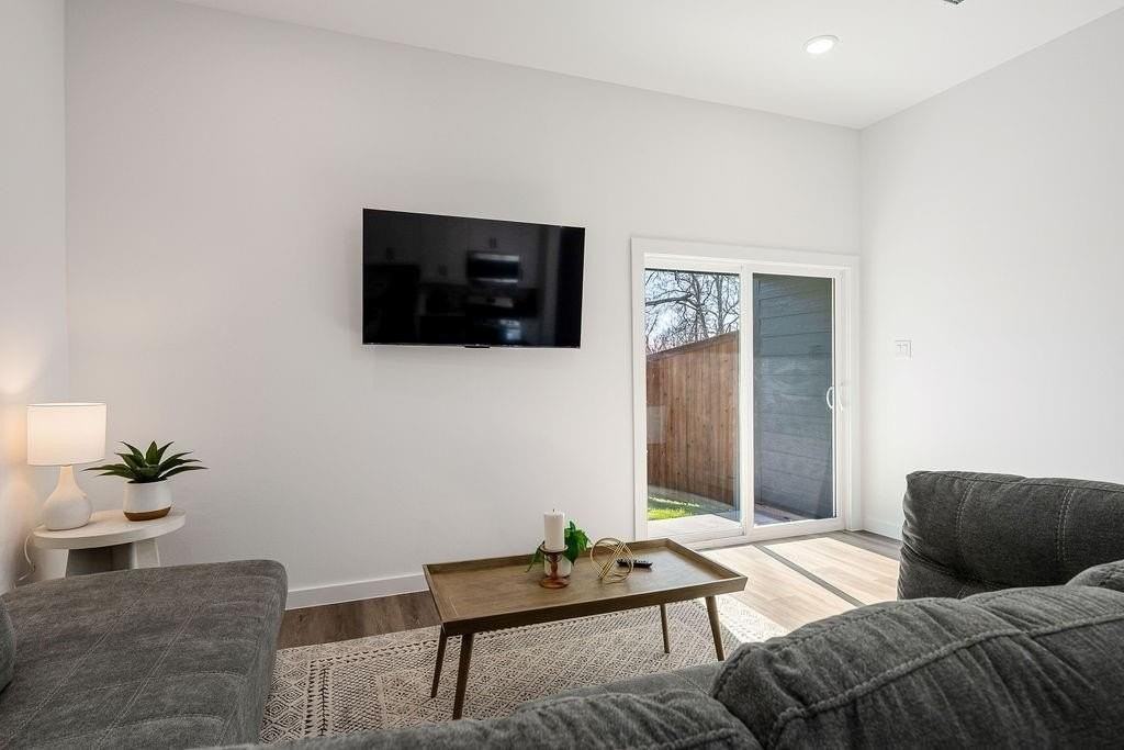 1313 Hunt St - Photo 6 of 25