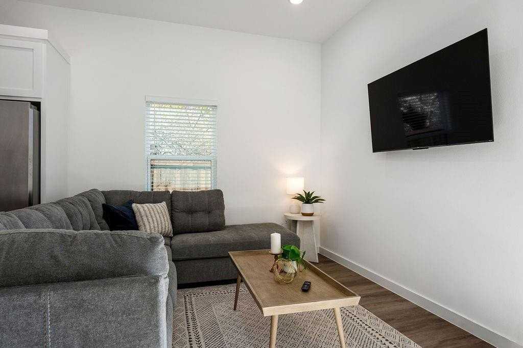 1313 Hunt St - Photo 7 of 25