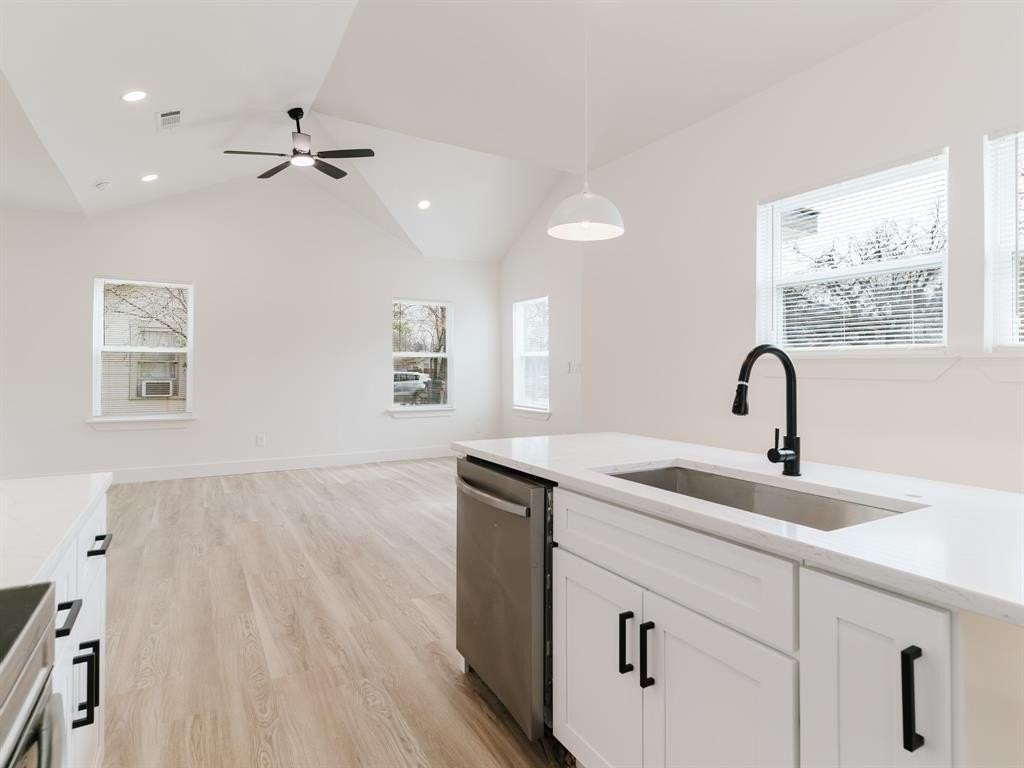 1007 Strickland St - Photo 7 of 21