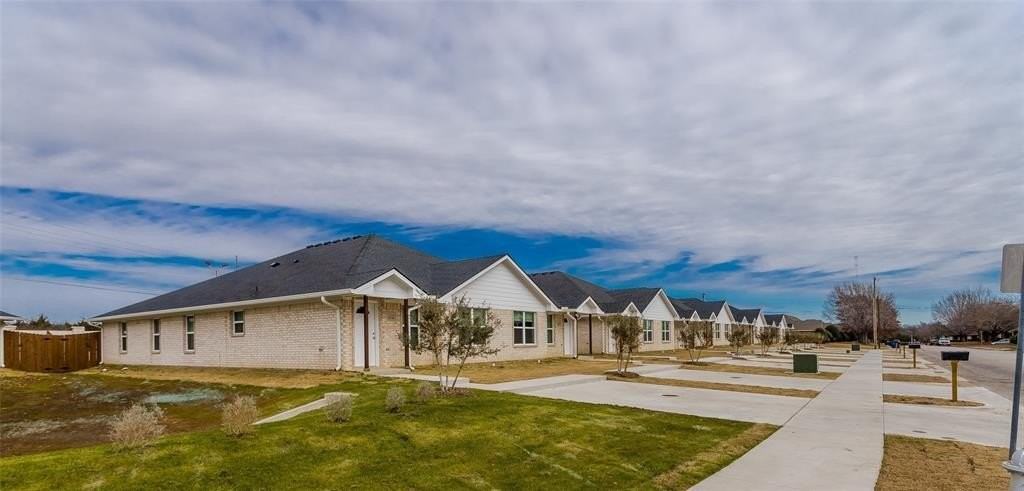 1016 Biloxi Dr - Photo 7 of 31