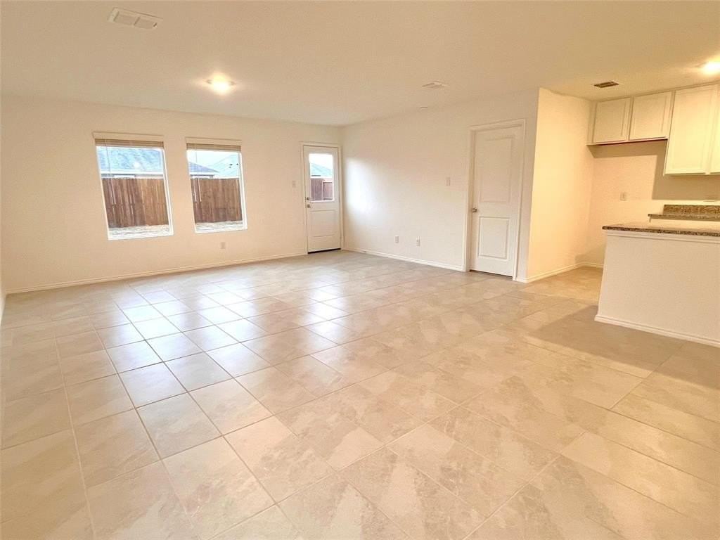 326 Ashbrook Way - Photo 6 of 16