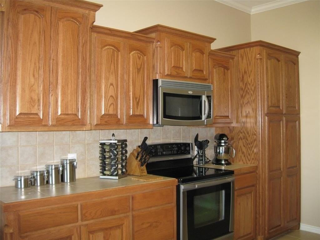 3209 White Oaks Dr - Photo 4 of 18