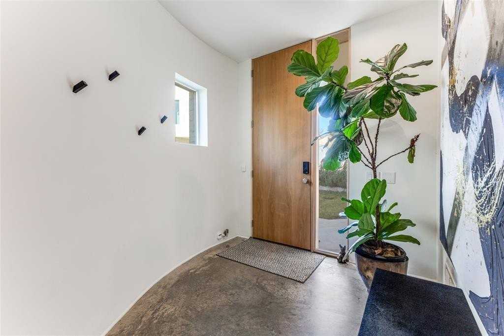 308 Blackland Ct - Photo 4 of 26