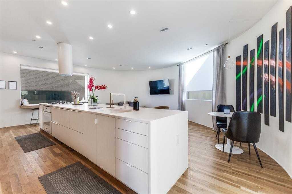 308 Blackland Ct - Photo 7 of 26