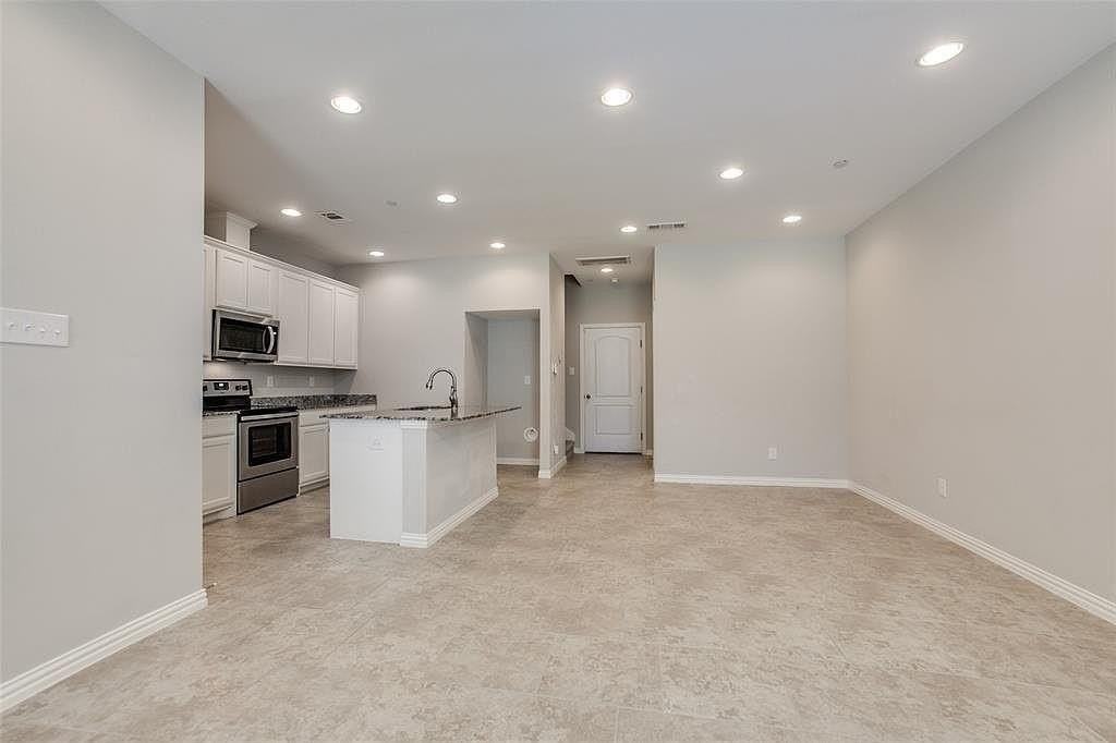 1946 Timber Oaks Dr - Photo 5 of 24