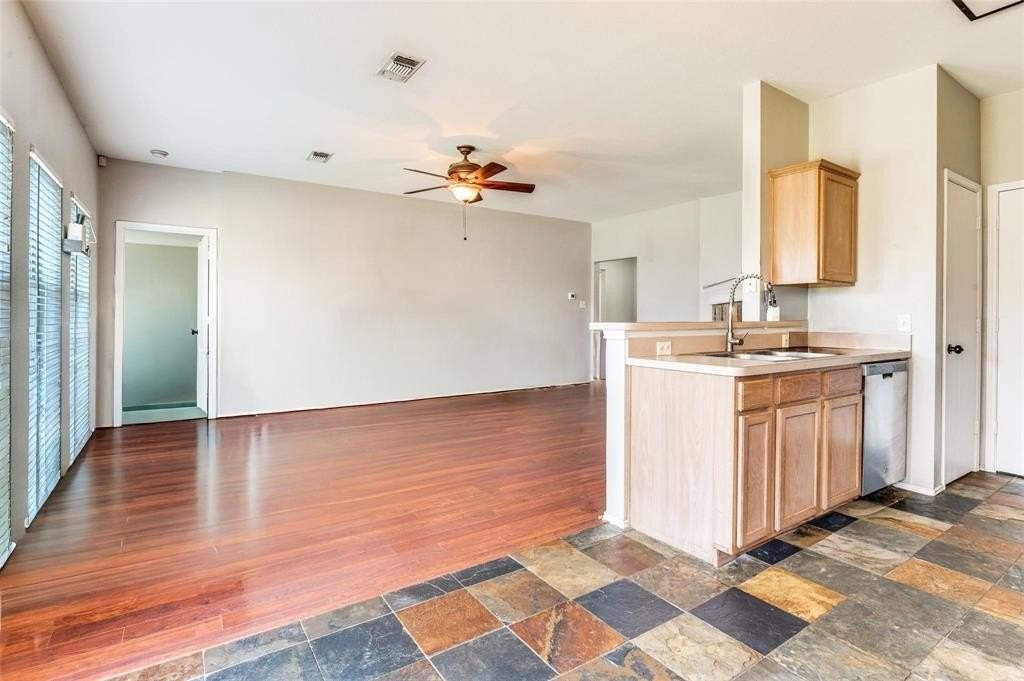 9013 Winding River Dr - Photo 5 of 12