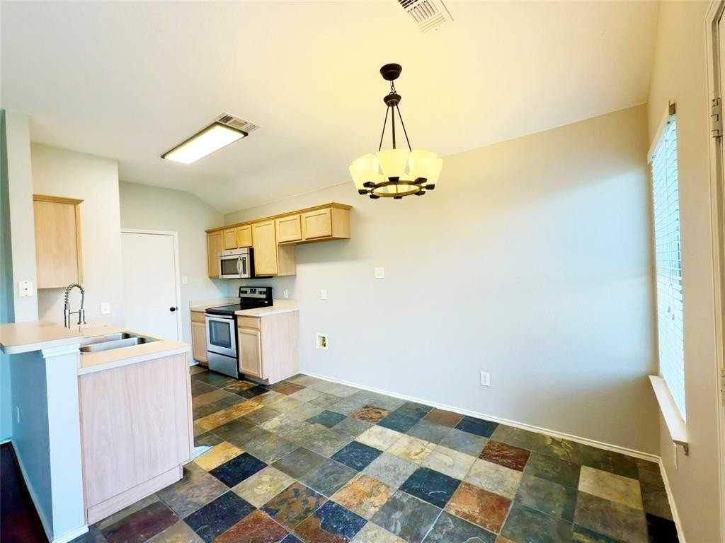 9013 Winding River Dr - Photo 6 of 12