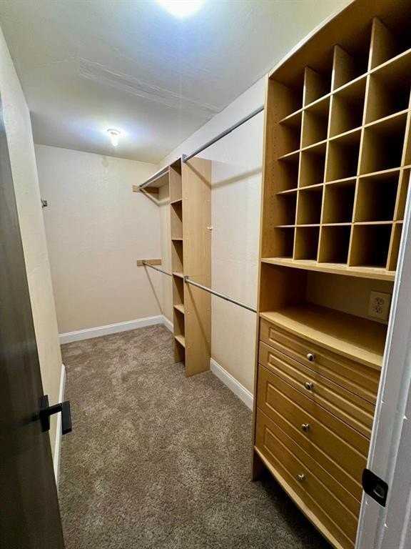 4649 Oak Knoll St - Photo 5 of 25