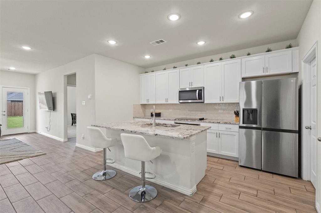 620 Ruthye Ln - Photo 5 of 39