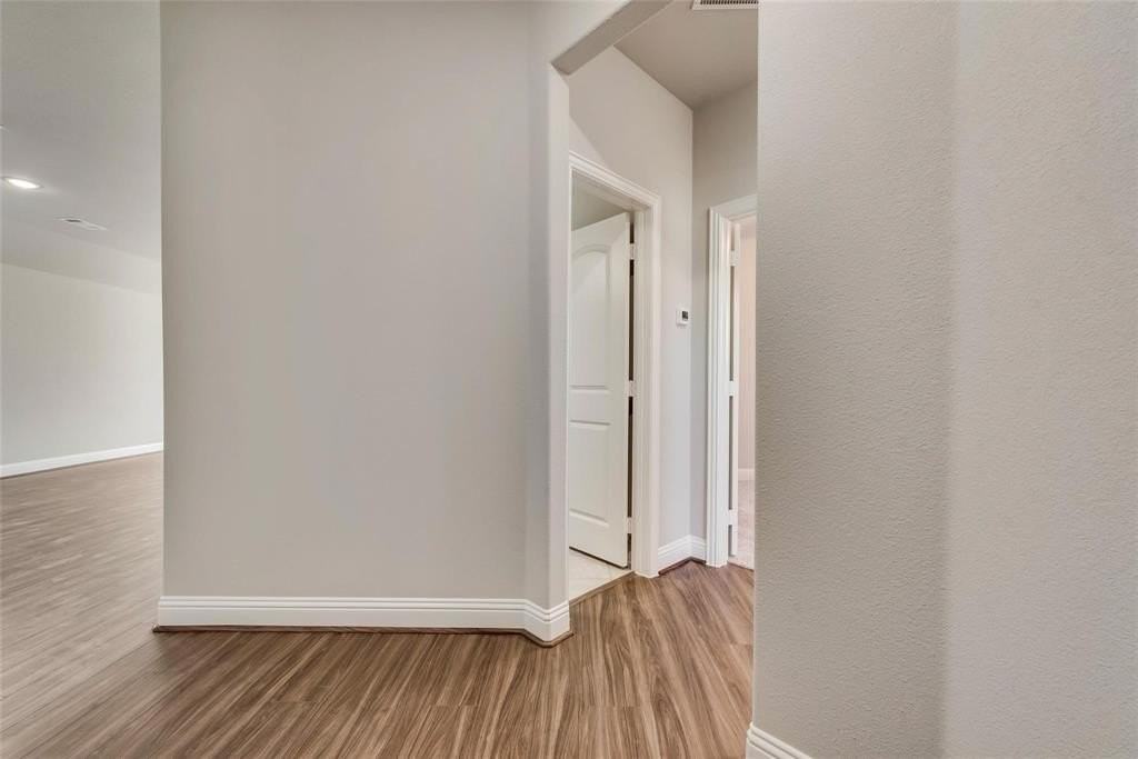 1427 Warringwood Dr - Photo 4 of 22