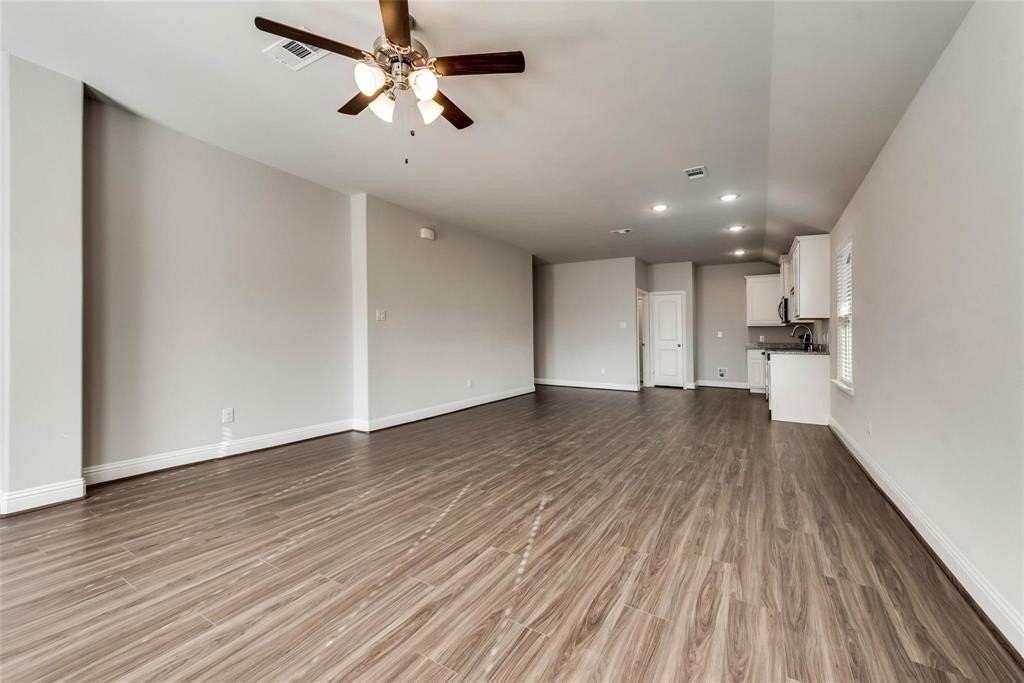 1427 Warringwood Dr - Photo 6 of 22