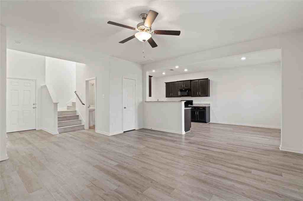 3004 Cliffview Dr - Photo 4 of 31