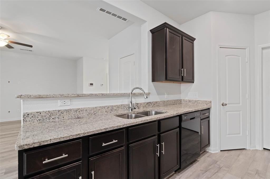 3004 Cliffview Dr - Photo 7 of 31