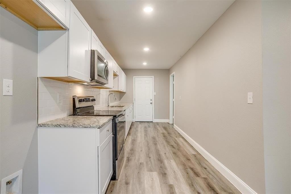 727 Stamps Ave - Photo 4 of 14