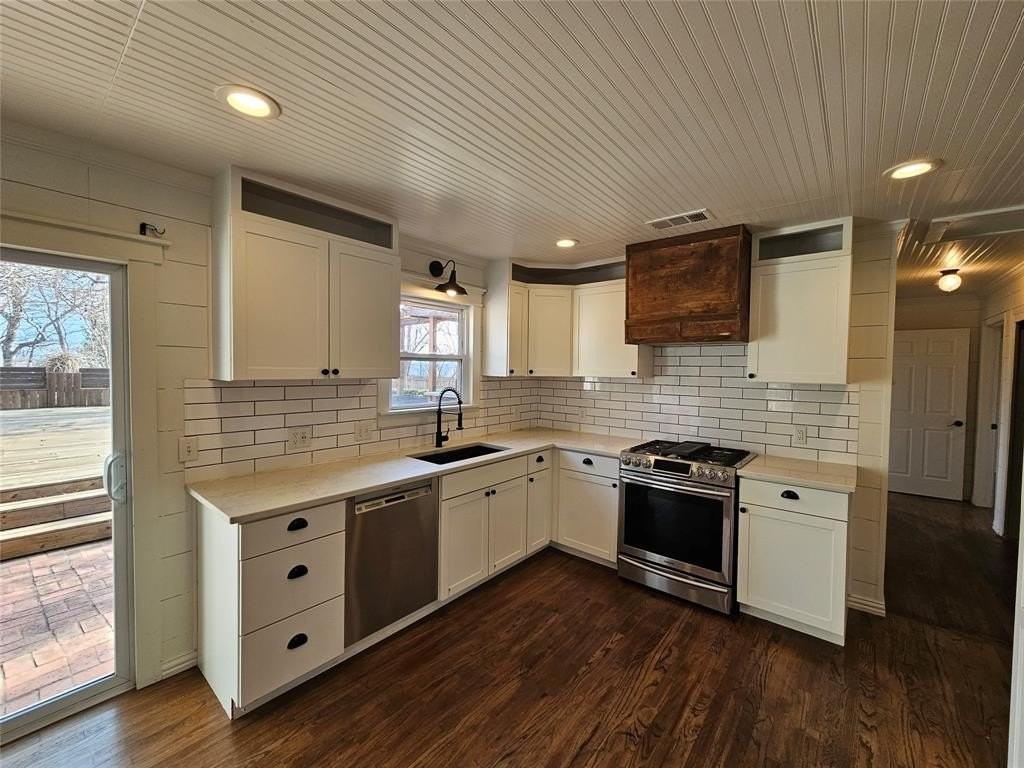 3139 Southlake Park Rd - Photo 3 of 30