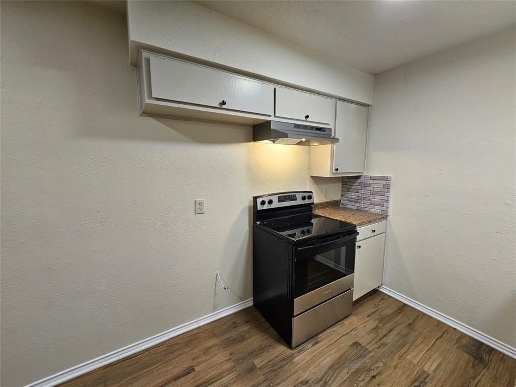 3149 Tudor Ln - Photo 3 of 21