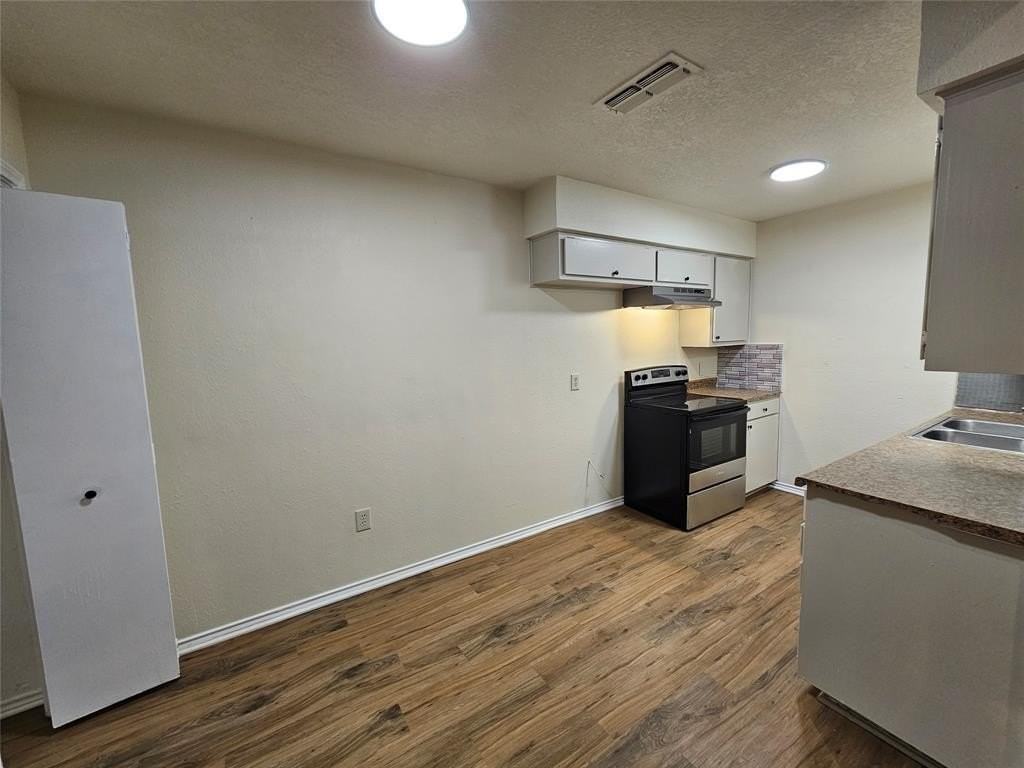 3149 Tudor Ln - Photo 5 of 21