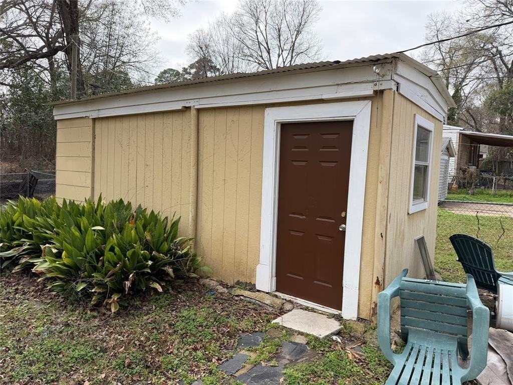 267 E Lister St - Photo 7 of 8