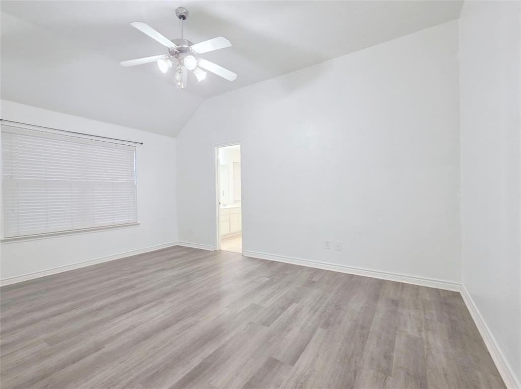 1610 Lake Travis Dr - Photo 7 of 14