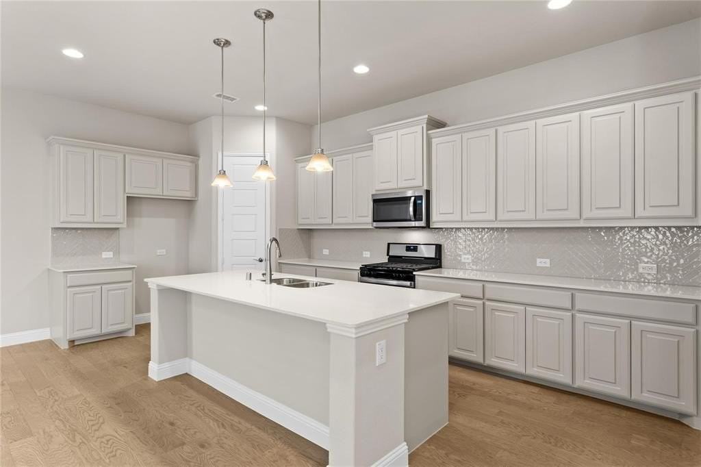 175 Mccartt Dr - Photo 4 of 22