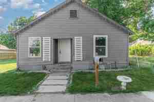 featured image of 4621 Owenwood Ave