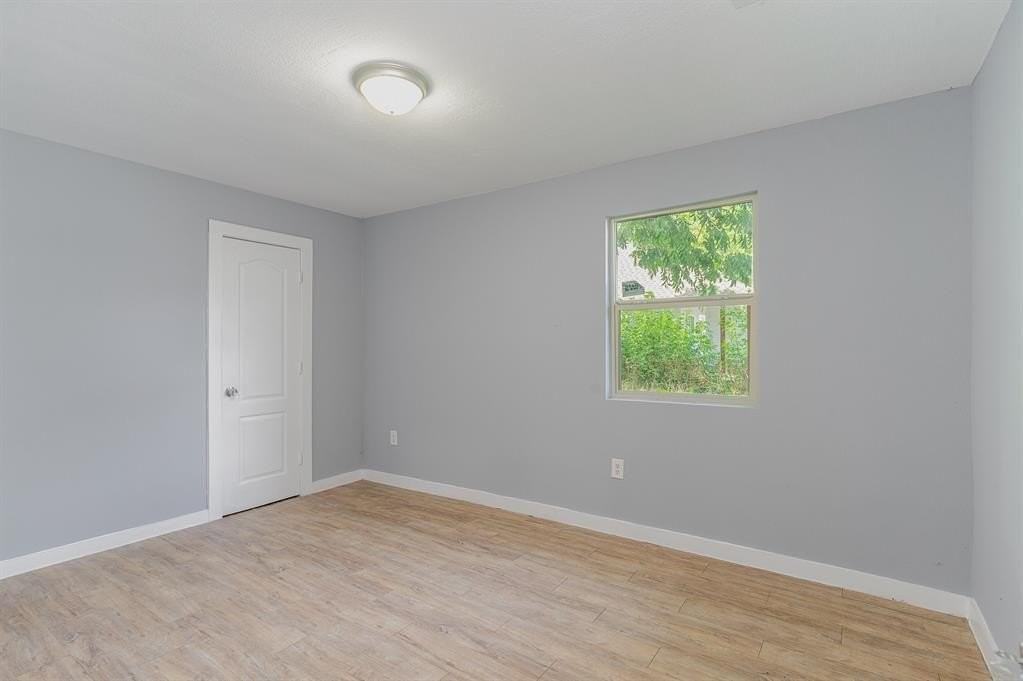 4621 Owenwood Ave - Photo 6 of 13