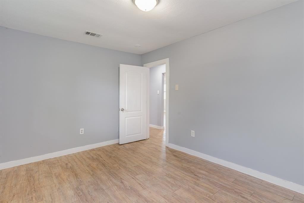 4621 Owenwood Ave - Photo 7 of 13