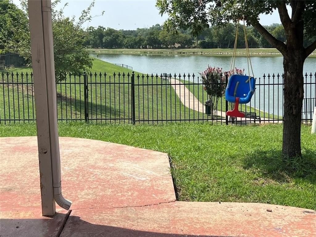 9074 River Falls Dr - Photo 3 of 29