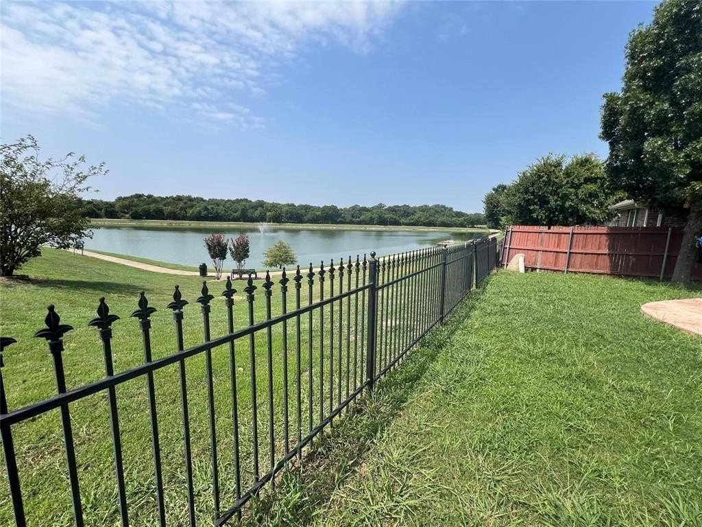 9074 River Falls Dr - Photo 5 of 29