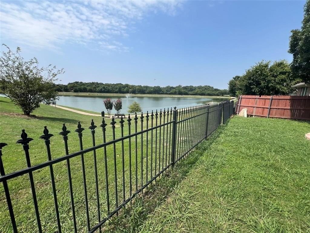 9074 River Falls Dr - Photo 6 of 29