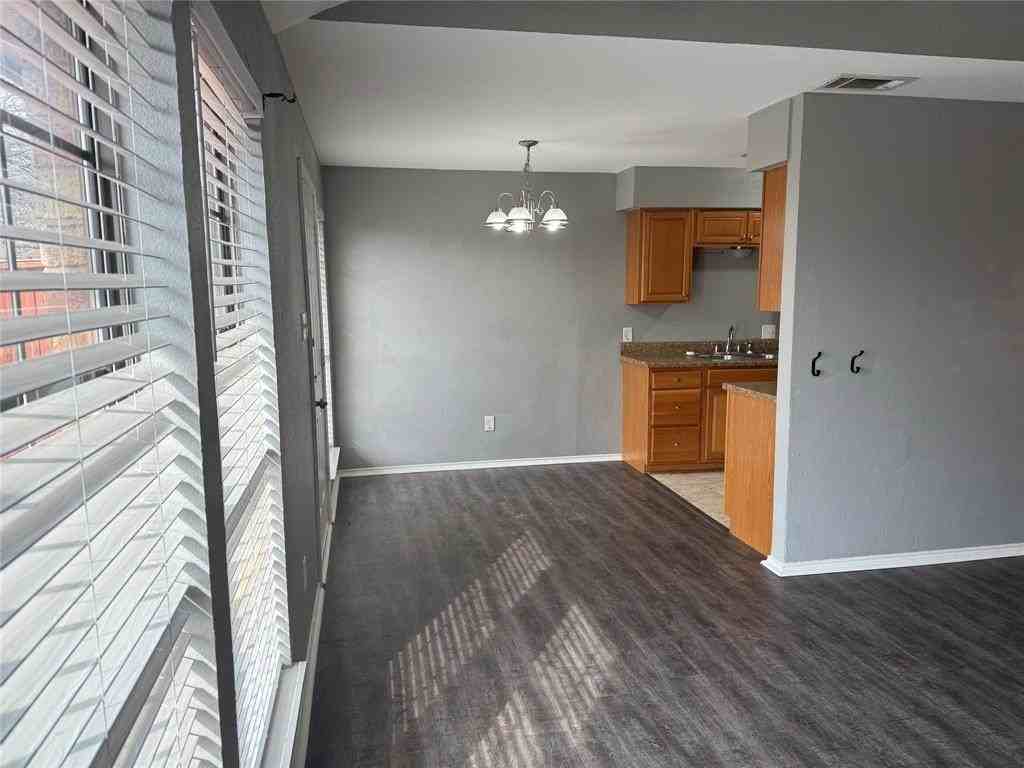 119 Peachtree Ct #D - Photo 2 of 11