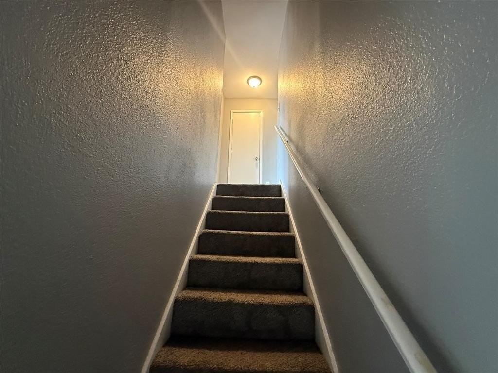 119 Peachtree Ct #D - Photo 7 of 11