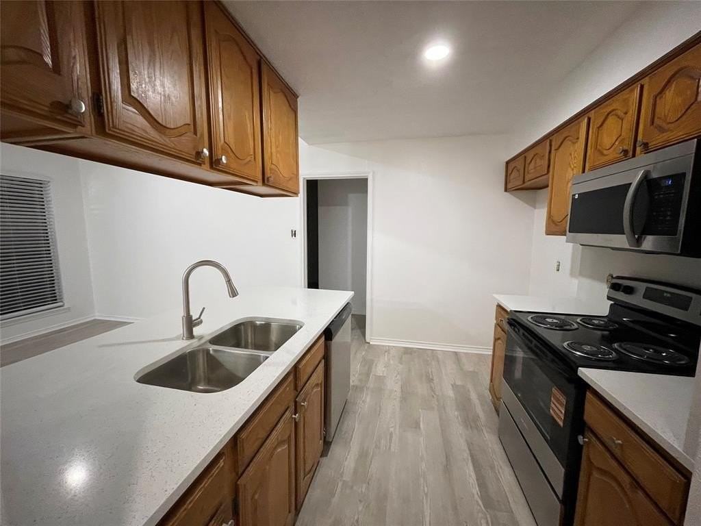 2424 Sherry St - Photo 4 of 26