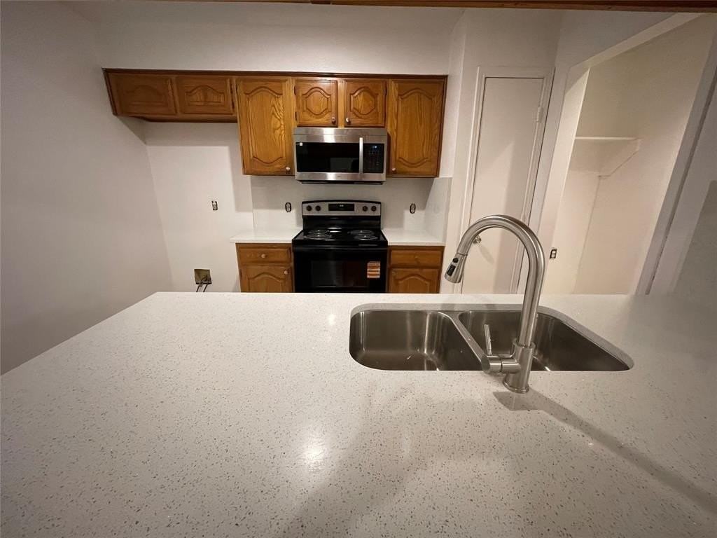 2424 Sherry St - Photo 5 of 26