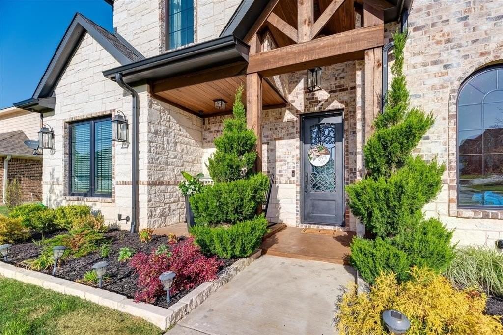 3208 Blue Haven Way - Photo 4 of 39