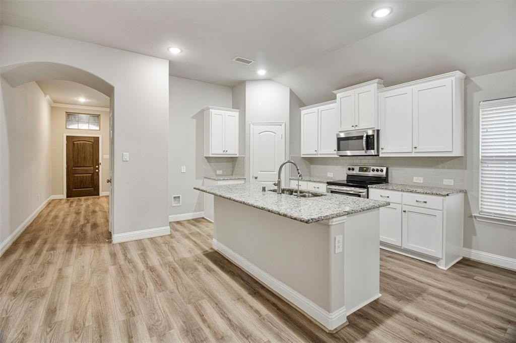 525 Redbud Dr - Photo 6 of 25