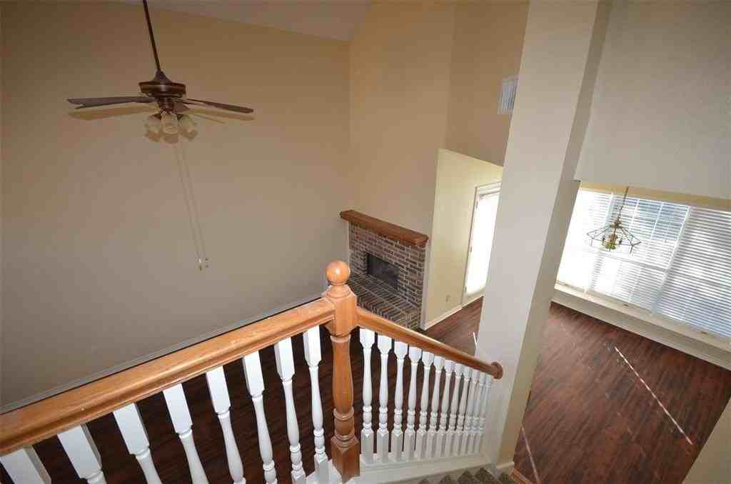 2201 Ashwood Ct - Photo 4 of 13