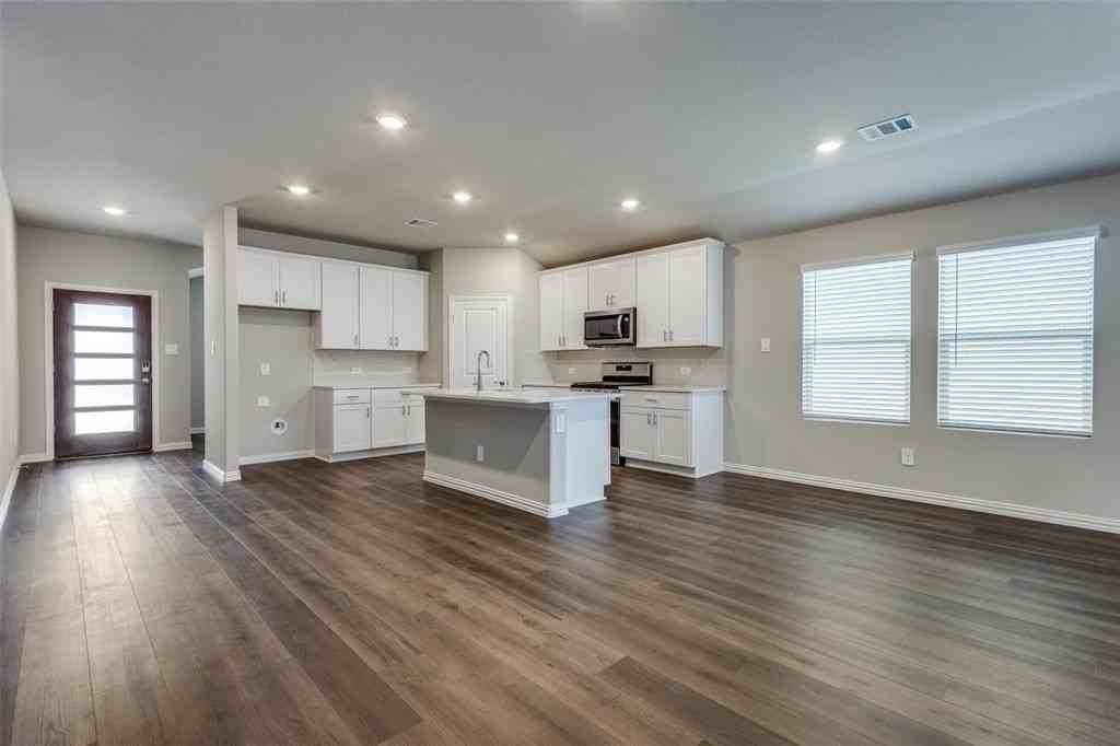 1113 Mahogany Dr - Photo 6 of 25