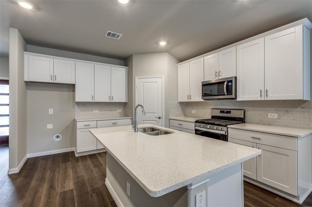 1113 Mahogany Dr - Photo 7 of 25