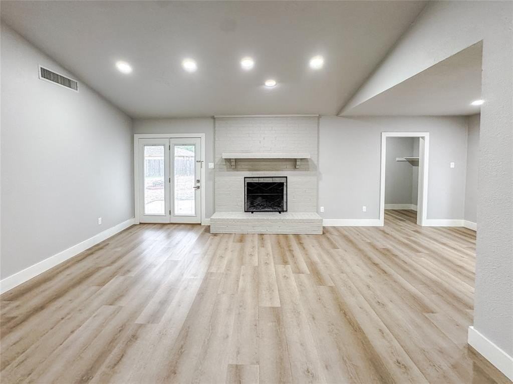 2025 Glencrest Ln - Photo 4 of 30