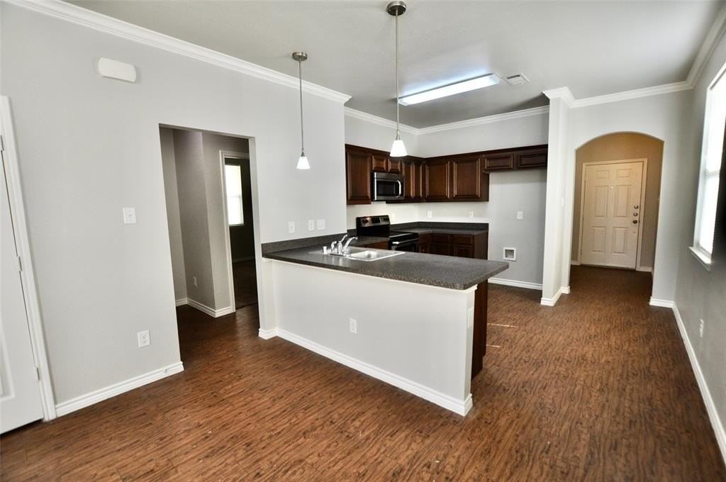 1126 Story Book Ln - Photo 4 of 16