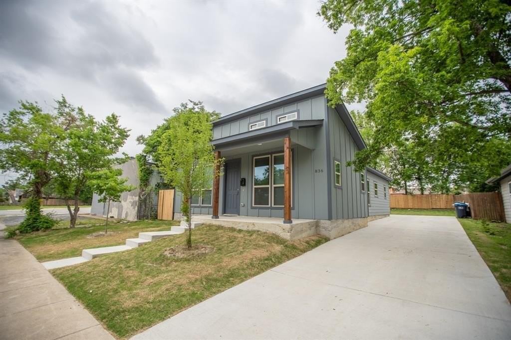 836 E Maddox Ave - Photo 2 of 25