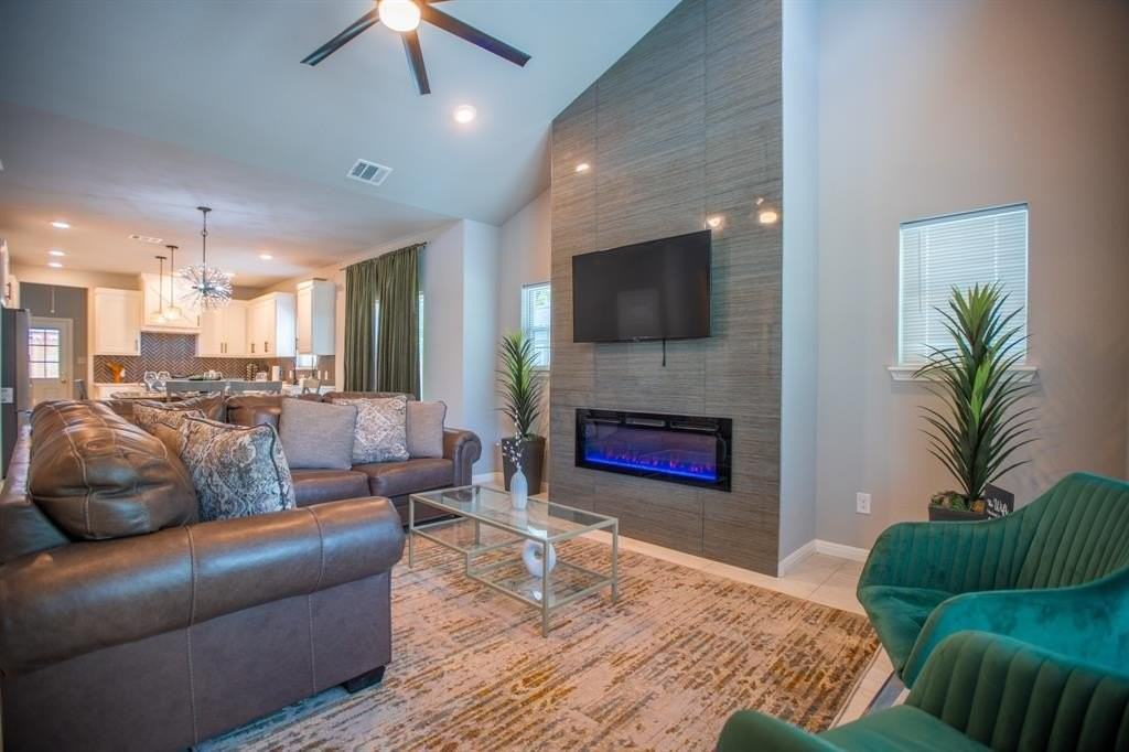 836 E Maddox Ave - Photo 5 of 25