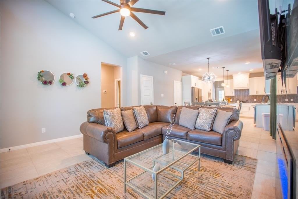 836 E Maddox Ave - Photo 6 of 25